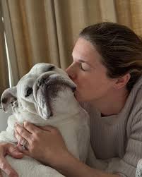 The date —>the frolick —>the kiss ❤️ #wesleyandfred #shesinlove  #bulldogdate #englishbulldogs #wesley #fred