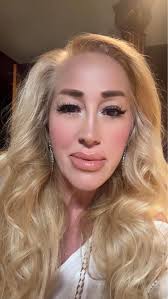 Beyond the Seams A feeling of community while sharing style. Maira Alvarez  owns Tipsy Cactus Boutique, the newest boutique in Odessa, which opened  just last week. Her boutique has a mix of