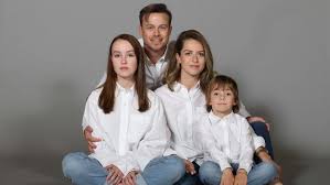 Check spelling or type a new query. Netflix Takes World Rights To Ricardo Trogi S Guide To The Perfect Family Dramedy The Hollywood Reporter