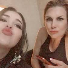 Me and my gorgeous daughter @trippytorrose about to #rollerblading Who  likes#rollerskating or rollerblading? 👇👇