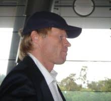 He was a member of the french national consultative ethics committee from 1992 to 2004 and worked in gene therapy. Oliver Kahn Wikipedia