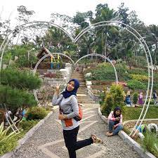 Saya sangat kagum dengan air terjun wisata alam ini yang berada di pinggir kota ajibarang,cilongok,banyumas,jawa tengah yang berada di ketinggian kurang. Germanggis Cilongok Banyumas