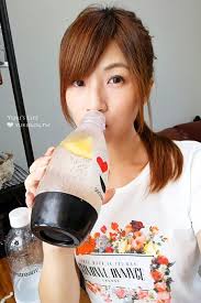 野餐派對好物【Sodastream Genesis White 氣泡水機】夢幻漸層氣泡飲自己也能做×經濟實惠又方便(加碼新款塗鴉寶特瓶)