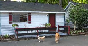 Discover 435 pet friendly cabins to book online direct from owner in upstate new york, new york. Pet Friendly Cabins Cottages In Lake George Ny Nearby
