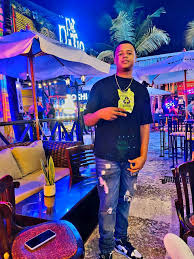 Feliz cumpleaños Erick Coca! Que tu día sea lleno de inspiración y  motivación para seguir alcanzando tus metas y sueños. Eres capaz de lograr  grandes cosas. ¡No te rindas nunca! Gracias por