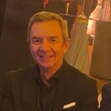 A nombre de EY quiero extenderles un cariñoso abrazo a nuestros clientes y… 