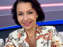 Anna popek prowadzący jan ptaszyn wróblewski prowadzący wojciech reszczyński prowadzący piotr semka prowadzący bogusław solecki prowadzący. Anna Popek Swietuje Urodziny Corki Pokazala Archiwalne Zdjecie Niewiele Sie Pani Zmienila Przez Te 25 Lat