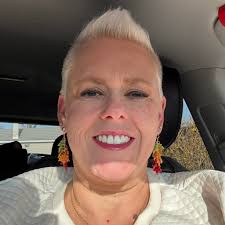 How to organize a gift basket for local businesses in Jefferson Hills?