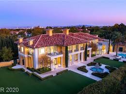 A site for all those people who are captivated by old house charm and beauty! Las Vegas Nv Luxury Homes For Sale 4 754 Homes Zillow