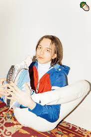 Bien que sa carrière se soit faite dans l'ombre de son illustre frère, il eut quand même. Tommy Cash Blonde Magazine