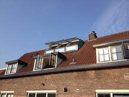 Met Deze Fakro Dakkapel Zonder Vergunning Geeft U Extra Ruimte Daglicht En Comfort Aan Uw Zolder Huisstijl Dakraam Zolder