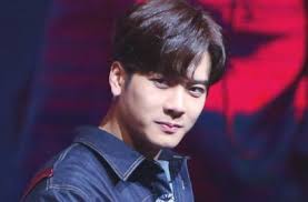 Kumpulan Artikel Gosip dan Berita Jackson, Grup 3 Hal 2