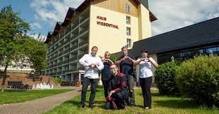 4 mit gutem herz gab er von seinem brot und geld den armen und almosen. Bundeswehr Sozialwerk Sommerurlaub In Oberwiesenthal Naturlich Aus Gutem Grund Viele Unserer Mitglieder Treibt Derzeit Ein Beherrschender Gedanke Um Wie Rette Ich Unseren Sommerurlaub An Welchem Attraktiven Ferienziel Kommen Wir Kurzfristig Noch