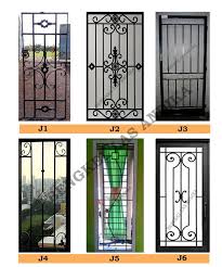 Pot bunga, sofa minimalis, dekorasi yang modern, dan railing tangga. Teralis Jendela Minimalis Bengkel Las Andika