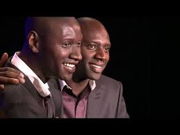 Der ehemalige sklave raphaël verdient sich seinen. Ziemlich Beste Freunde Wachsfigur Fur Omar Sy Youtube