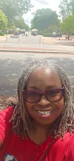 Where to get a professional photo for LinkedIn in Alexandria or nearby  areas?