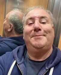 Single Men that live alone with no gf what y'all doing right now ....🤷😀