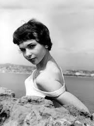 She is an actress and costume designer, known for (1955), (1958) and (1960). Rumeplxkjj Aim