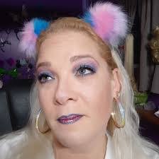 Carol Handlin's Instagram, Twitter & Facebook