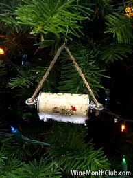 These diy wine work christmas ornaments are especially great if you happen to love a bottle of wine or two now and again (especially during the holiday season), but if you don't have making these wine cork christmas ornaments will be a memorable experience for you and your kids this holiday season. 20 Diy Wine Cork Christmas Ornaments Wine Blog From The International Wine Of The Month Club