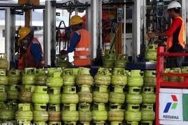 Lpg cylinder ( liquid petroleum gas ) is used for domestic / commercial cooking purposes in many states as a main fuel source! Harga Gas Lpg 3 Kg Akan Disesuaikan Dengan Harga Pasar