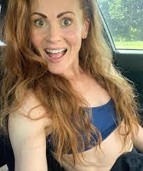 Kandice Leonard's Instagram, Twitter & Facebook