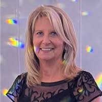 Doreen Lynn's Instagram, Twitter & Facebook