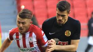 Dorukhan, avcı'nın çok sevdiği ve istediği bir futbolcu. Eskisehirspor Un Gary Medel I Dorukhan Tokoz Ile Tanisin Goal Com
