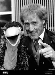 Black and white emu hi-res stock photography and images