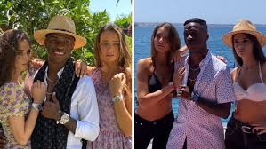 Vinícius josé paixão de oliveira júnior, commonly known as vinícius júnior or vini jr., is a brazilian professional footballer who plays as. Real Madrid La Liga Vinicius Takes Advantage Of Time Off To Record An Advert With Two Top Models Marca In English