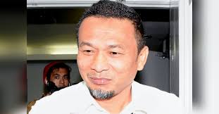 Bekas suami kepada penyanyi tersohor ziana zain, armin zaharin ahmad zambri dilaporkan telah memfailkan rayuan kepada mahkamah tinggi sekadar info, ziana dan armin telah sah bercerai dengan talak satu pada 12 julai 2018 setelah penyanyi yang terkenal dengan lagu madah berhelah. Bekas Suami Ziana Zain Buat Rayuan Dah Tau Ker