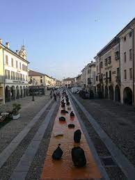 We did not find results for: Piazza Invasa Dai Rifiuti A Orzinuovi Prima Brescia