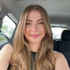 Why is row 9 a good row in Guardians and is the music random or sequential?