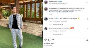 El joven tomó un micrófono mientras la . Cfe F Q9c Qxom