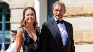 Die genetiker wollten mehr über funktion und aufgaben der einzelnen gene wissen. Franca Lehfeldt Das Ist Die Neue Frau An Christian Lindners Seite