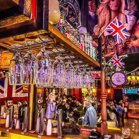 Pretty Woman Night no Marvin English Pub! Av. Prudente de Moraes, 784, Maringá/PR . . . . . #marvinenglishpub #marvinpub #marvin #pub #bar #musicaboa #drinks #cerveja #rock #pop #blues #jazz #maringa