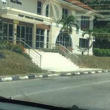 Komunikasi non verbal sangat penting untuk membuat suatu informasi bisa disampaikan secara utuh. Balai Media C10 Pusat Pengajian Komunikasi Usm Penang