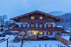 #28 best value of 28 mittenwald bed and breakfasts. Bewegte Berge Im Winter Rustic Cabin Architecture House Winter Lodge