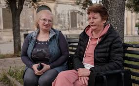 Sacrificed lives: on Romanian women looking after elderly people in Italy - Voxeurop