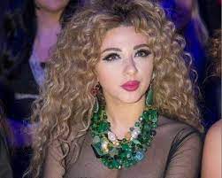 تدور احداث المسلسل حول ريم (ميريام فارس) التي تعاني من ظروف مادية قاسية، وهو ما يدفع أحد القوادين لملاحقتها من أجل أن يجندها لكي تعمل لصالحه، وينجح هذا الرجل في مسعاه ويهرب بها إلى القاهرة، وتبدأ في.اقرأ المزيد إقامة علاقات. Ø¨Ø§Ù„ÙÙŠØ¯ÙŠÙˆ Ù…ÙŠØ±ÙŠØ§Ù… ÙØ§Ø±Ø³ Øª Ø¨ÙƒÙŠ Ø§Ù„Ø¬Ù…Ù‡ÙˆØ± ÙÙŠ Ø¨Ø±ÙˆÙ…Ùˆ Ù…Ø³Ù„Ø³Ù„ Ø¥ØªÙ‡Ø§Ù… Ø§Ù„Ù…Ø¯ÙŠÙ†Ø© Ù†ÙŠÙˆØ²