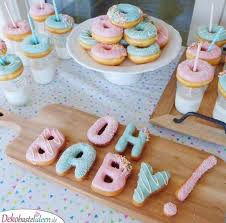 Six sweet gender reveal party food ideas 1. Essen Fur Babyparty Die 25 Leckersten Snacks Fur Die Baby Shower Babyparty Gender Reveal Party Babyparty Torte