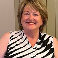 Halloween DIY from Trash! 🗑️Spooky fun with this easy homemade craft!  #Halloween #halloweendecor #partyideas #hauntedhouse