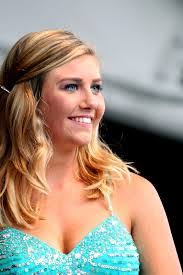 Alyssa Croft's Instagram, Twitter & Facebook