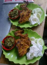 Sambal khas masyarakat sunda ini sering disebut juga sambal goang dadakan, karena cara membuatnya yang cepat. Ayam Bakar Sambal Ijo Home Facebook