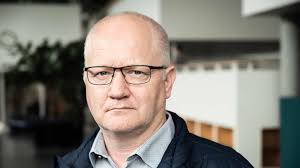 Omdiskuteret skole skal have ny skoleleder på 'det værst tænkelige  tidspunkt': Formand kalder situationen for uhensigtsmæssig og bekymrende