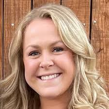 Shannon Stuart's Instagram, Twitter & Facebook