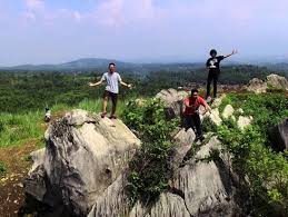 Tiket masuk ke kawasan bukit karang numpang ialah sekitar rp2000 per orang. Pesona Keindahan Obyek Wisata Bukit Karang Numpang Di Sukabumi Jawa Barat Ihategreenjello