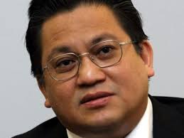 Shahrol azral yang juga bekas ketua pegawai eksekutif (ceo) 1malaysia development berhad (1mdb) itu, berkata baginda yang juga pengerusi tia ketika itu memperkenankan pelantikan beliau sebagai ceo di tia. Tiada Simpati Untuk Arul Shahrol Hamimsamuri
