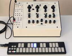 Qunexus Usb Midi Cv Mini Keyboard Controller For Synthesizer Keith Mcmillen Instruments
