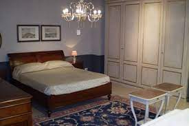 Possiamo dividere i letti in categorie secondo i materiali usati, il gusto classico o moderno. Letto Classico Noce Massello Camere Da Letto Classiche E Moderne Umbria Bevagna Perugia Umbria Italia